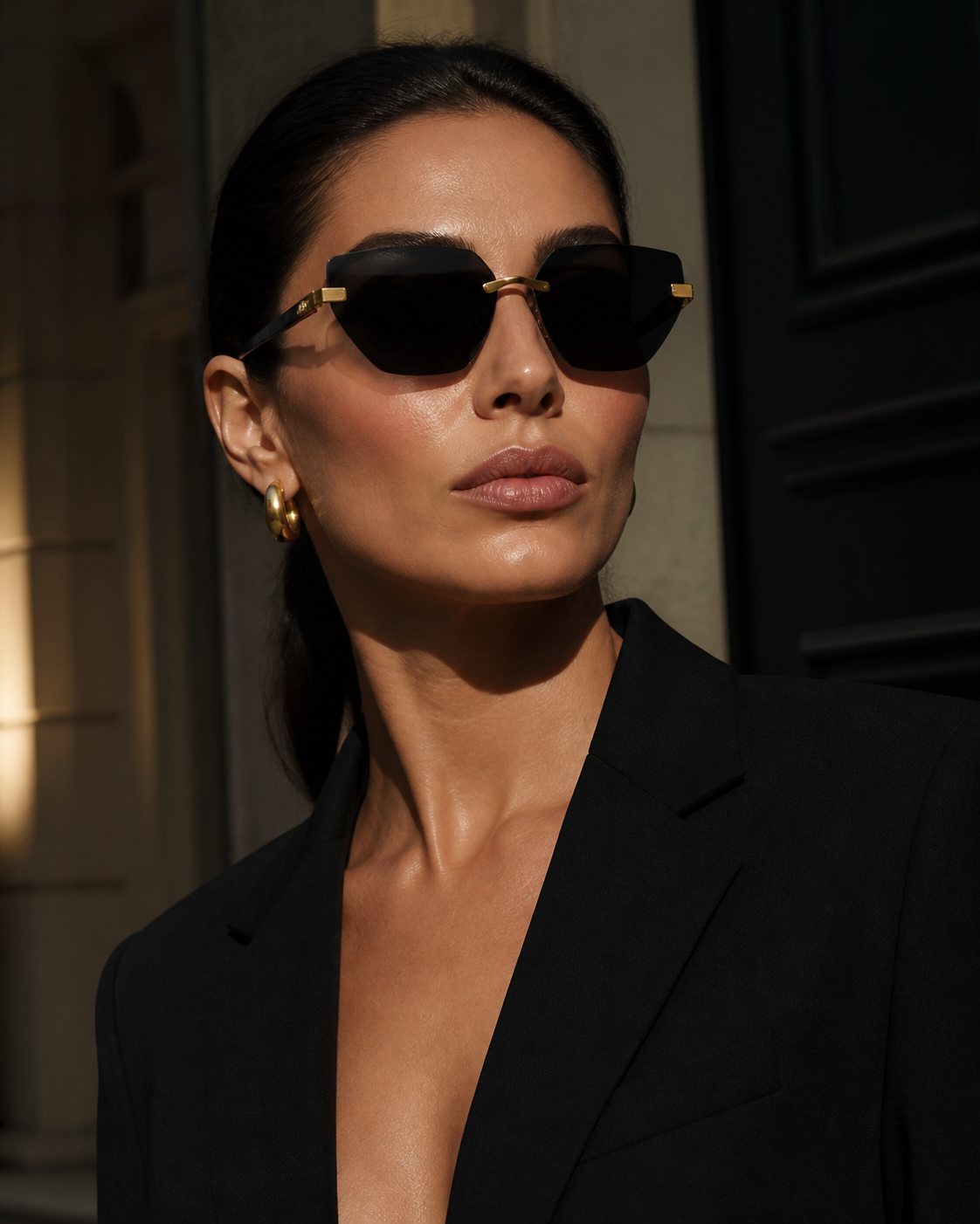 VOGGY - Noir worn by model